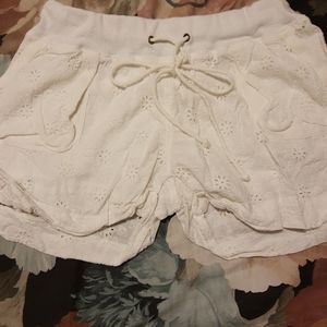 Medium white eyelets drawstring shorts